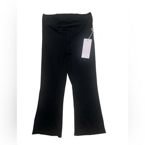 BALANCE COLLECTION| NWT BLACK LANNEY FLARE CAPRIS MED